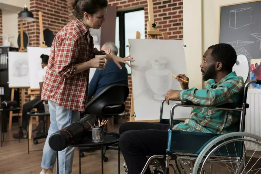 Art classes for people with disability